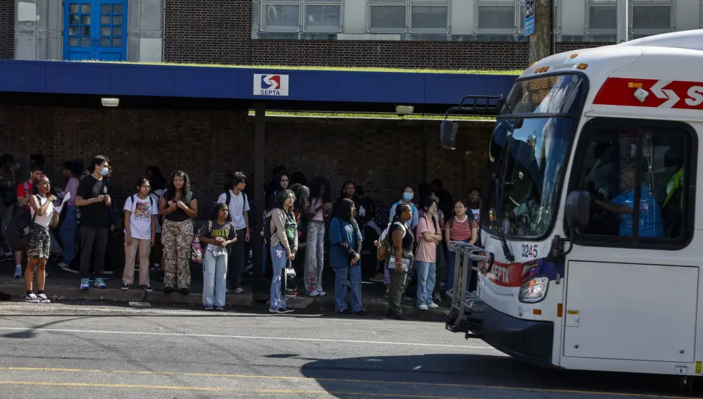 17570819003757645vexhrd9qp-apn-scaled700254