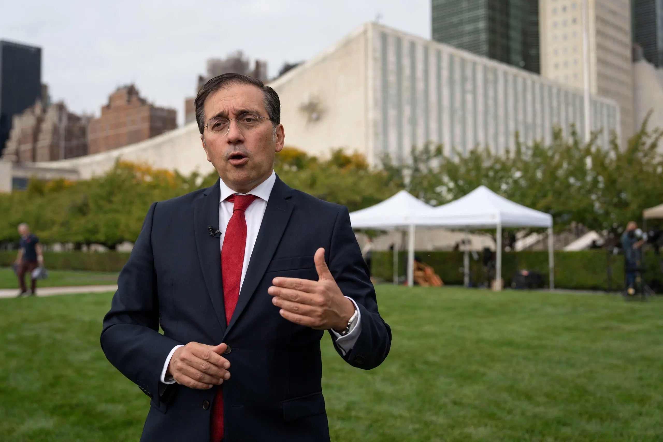 1758593893254360kjbsndksd9-apn-scaled941064