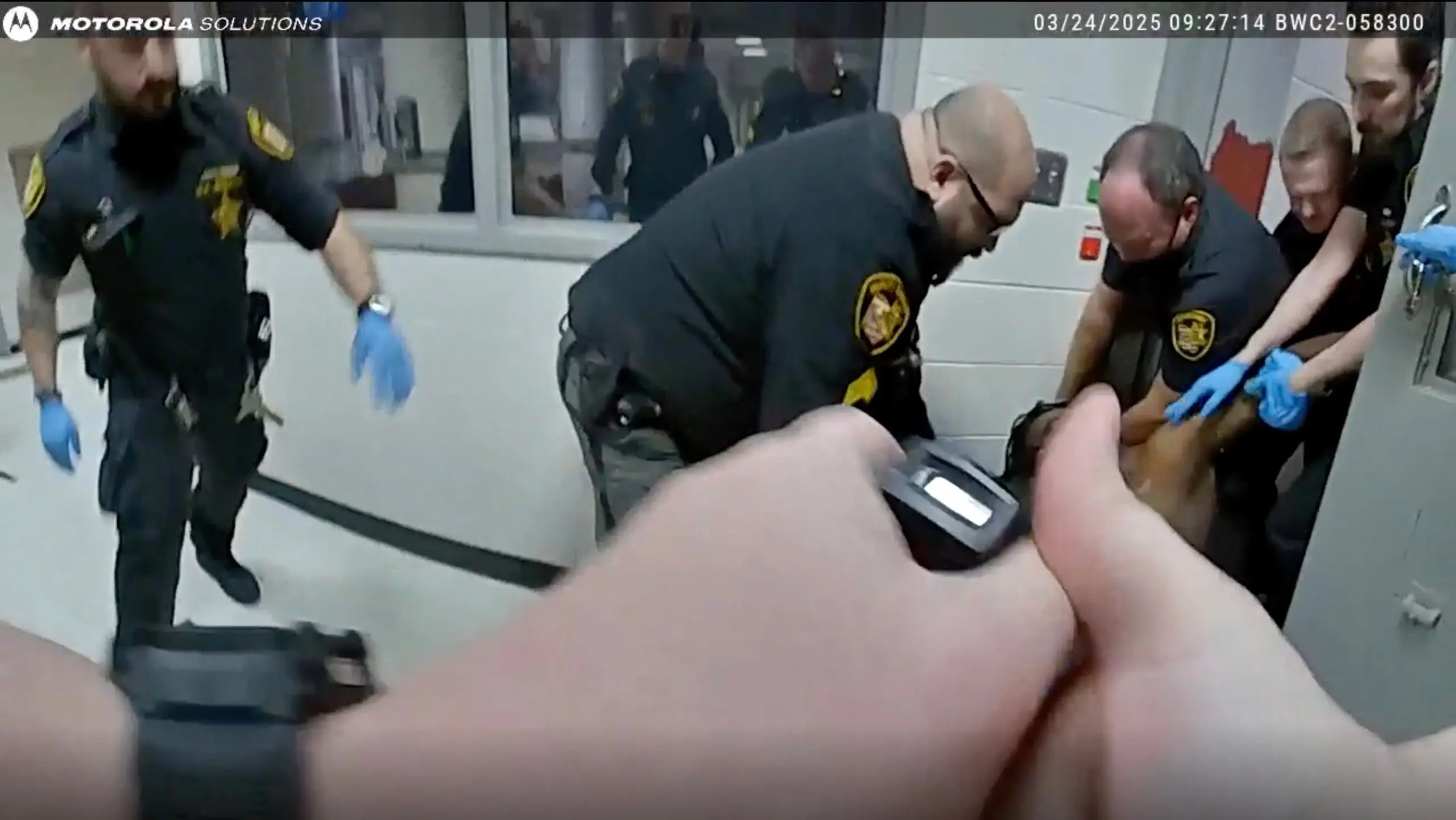 1759259895570347h10pqz2zbe-apn-scaled407025