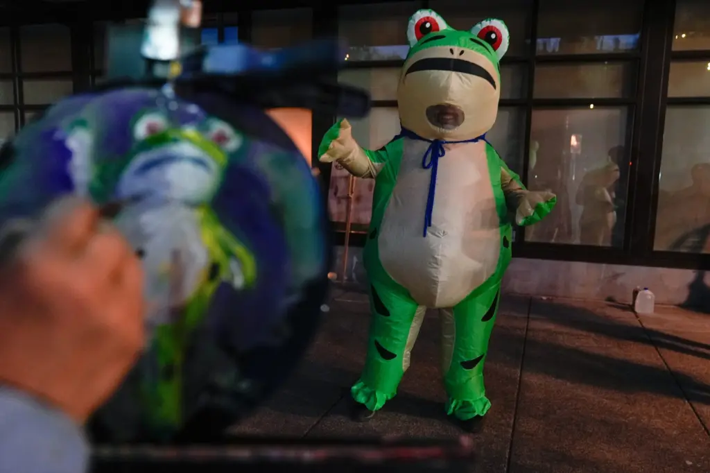 1761193100488120emezpv2co-apn-scaled644857