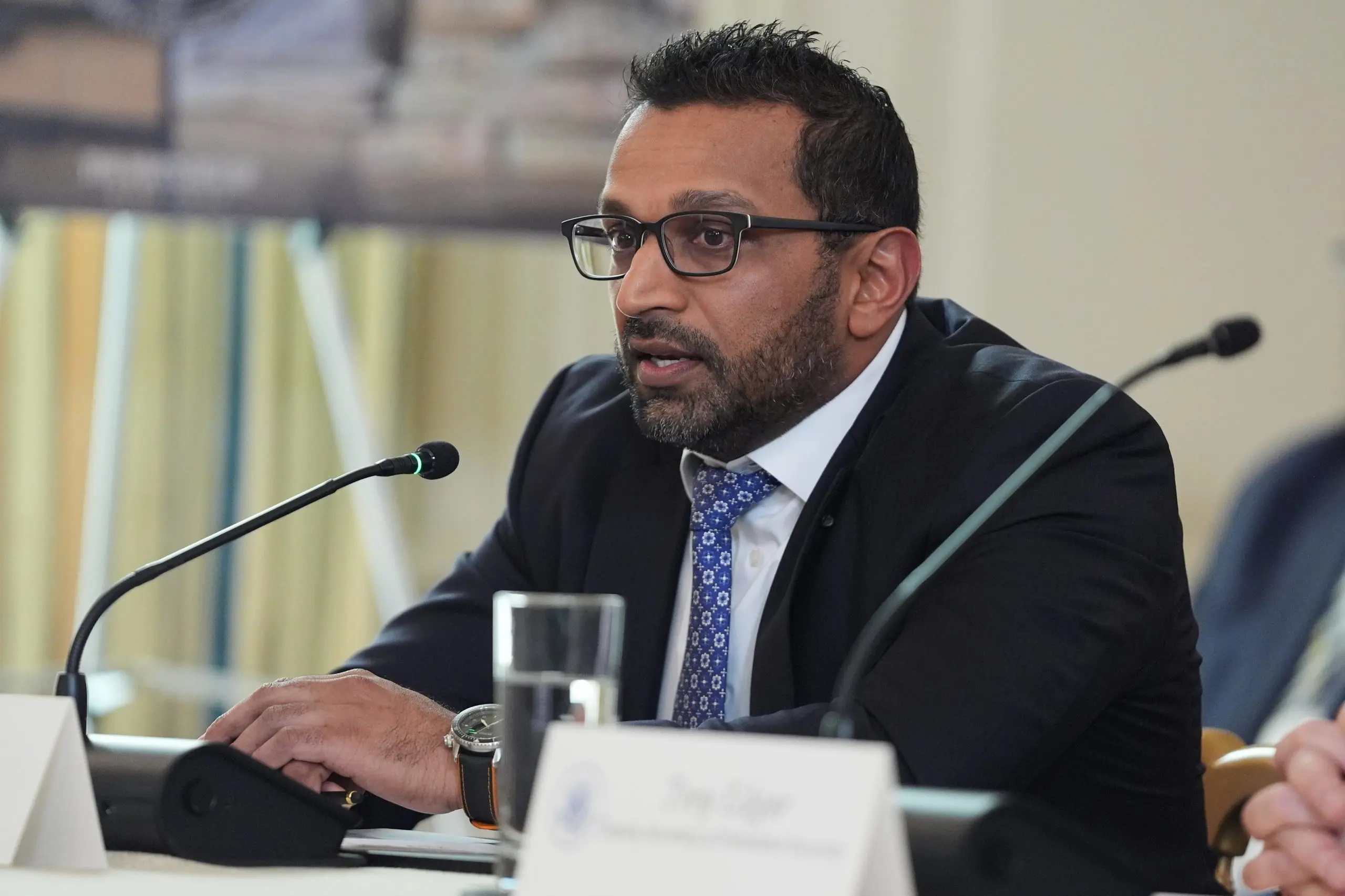 1761916699418161zaszqfneih-apn-scaled674769