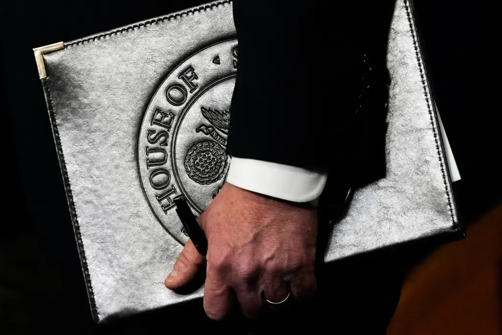 1763601531300252ldxlhrnf09-apn-scaled772708