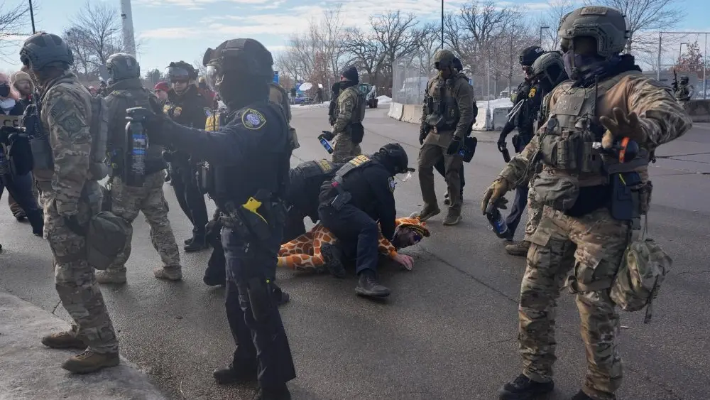 1768339102449845rmvo2urm7l-apn369323