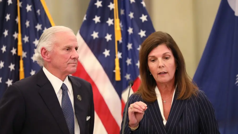 1770855540719070f5moeehrr0-apn580682