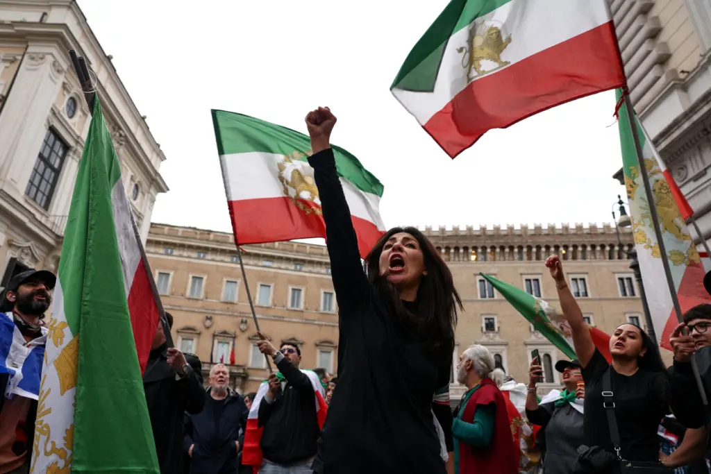 people-protest-against-the-iranian-government-in-rome