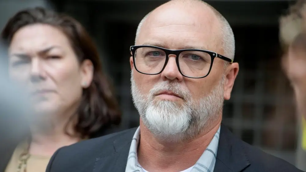 17735050983356xr0hw6nkv8-apn881286