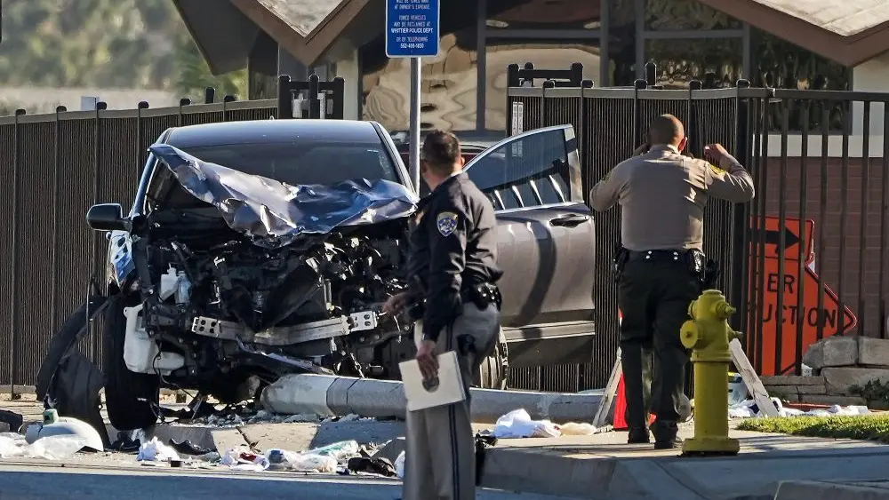 1776730693577225tasg04smug-apn826502