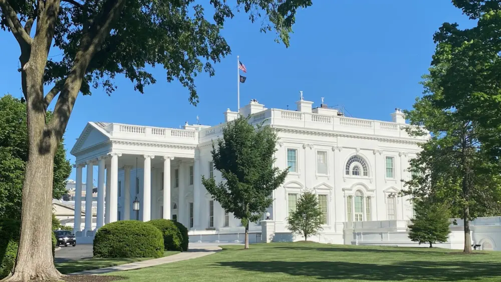 white-house-1273760