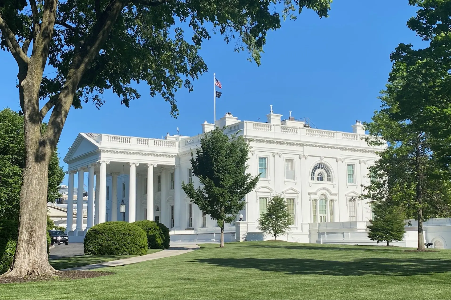 white-house-1273760