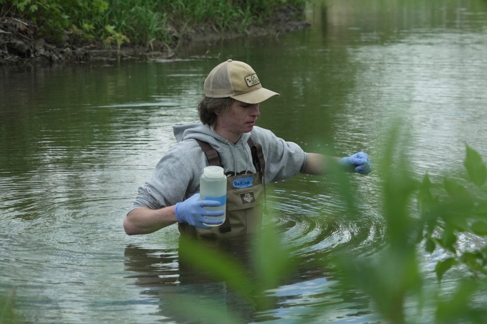 Takeaways from how water pollution in Iowa can deflate summer fun | 104 ...