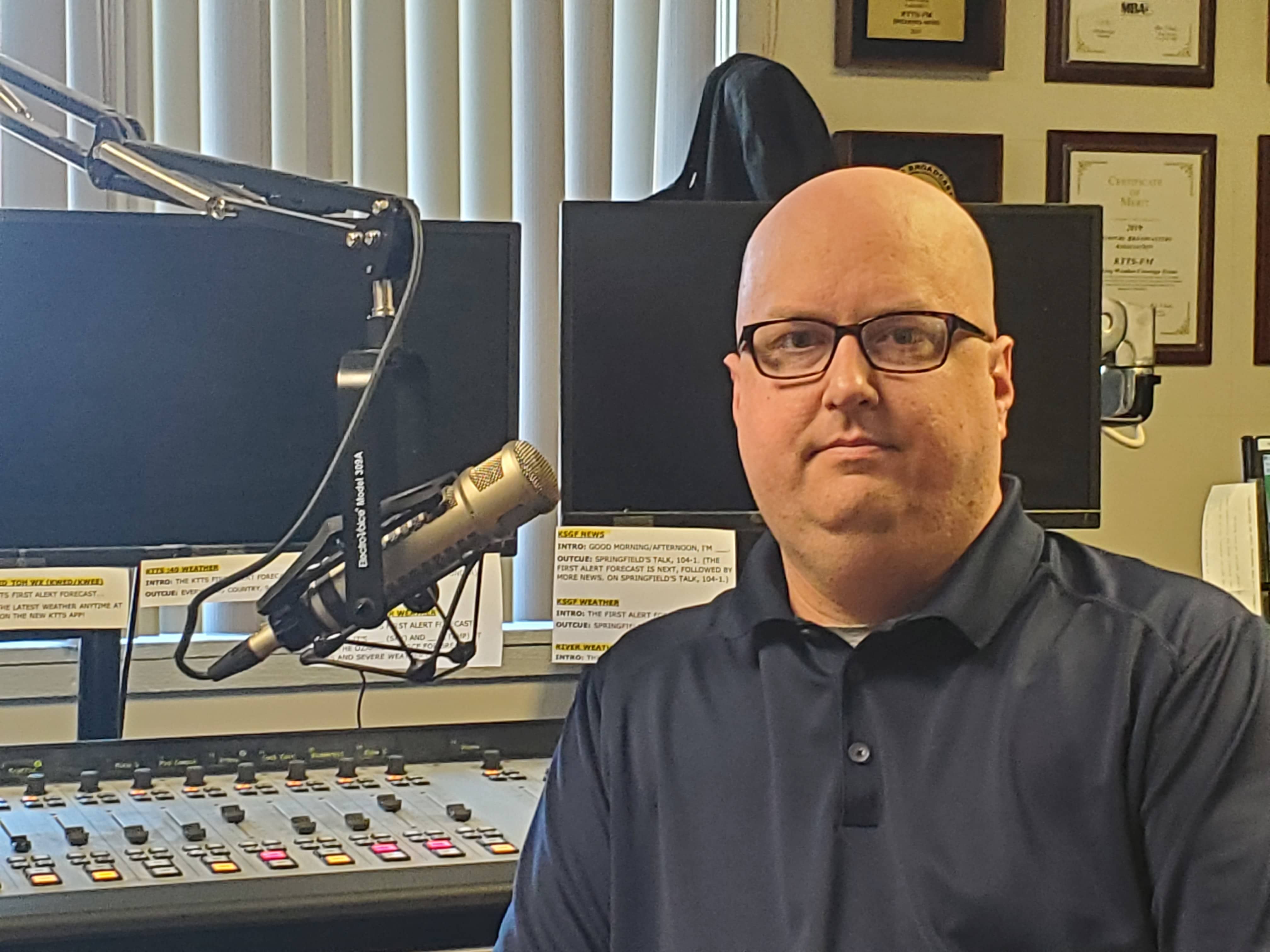 The KTTS News Team – 94.7 Country