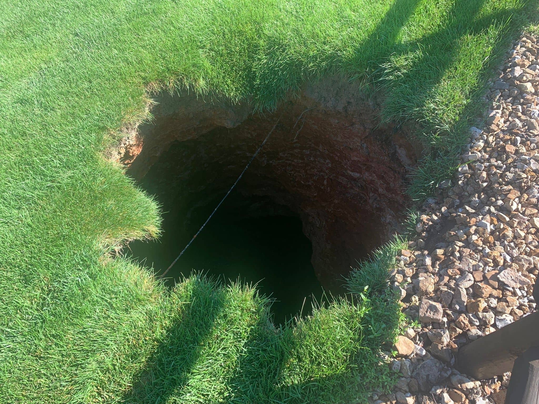 sinkhole-lake-of-the-ozarks