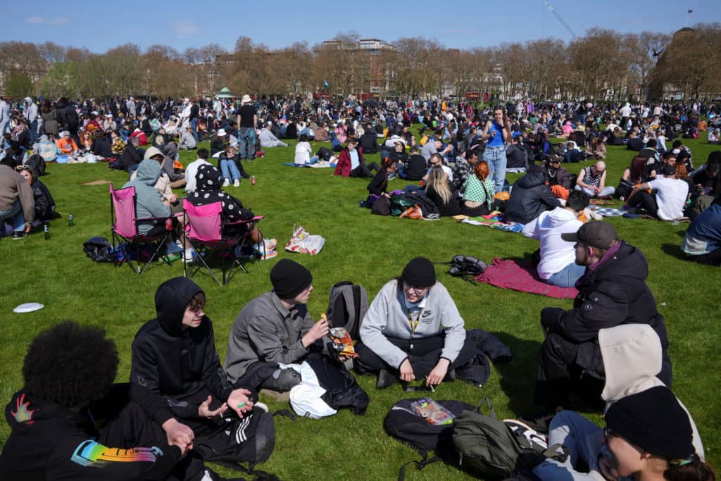 four-twenty-cannabis-holiday-in-london