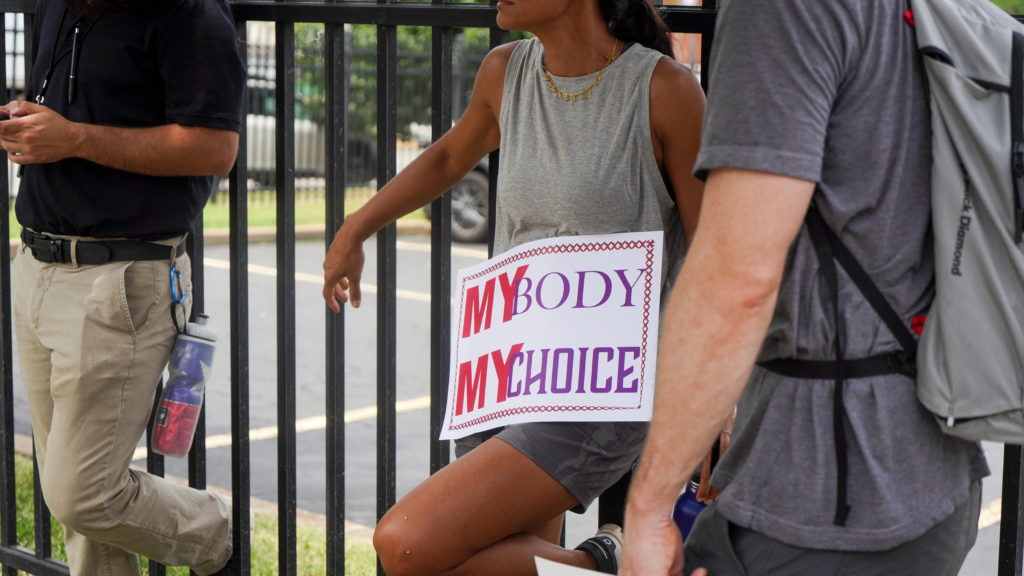 landmark-roe-v-wade-abortion-decision-overturned-3