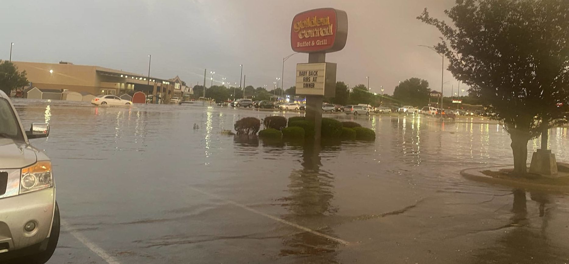 Flash Flooding Closes Roads in Springfield | 94.7 KTTS
