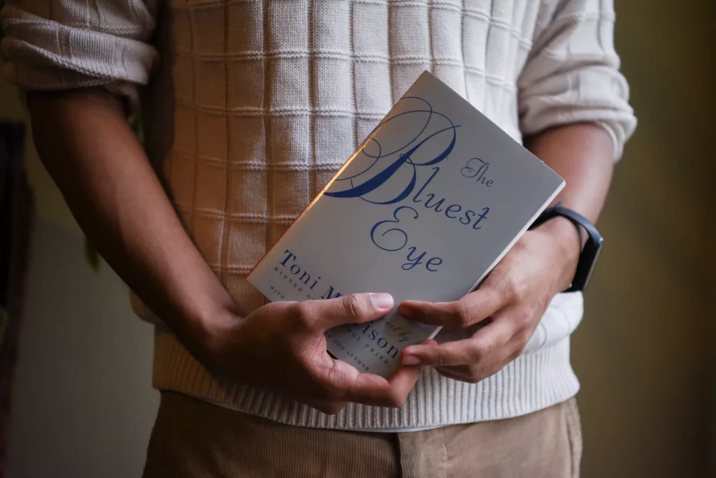 a-student-reads-ahead-of-a-banned-book-club-meeting-in-sugar-land
