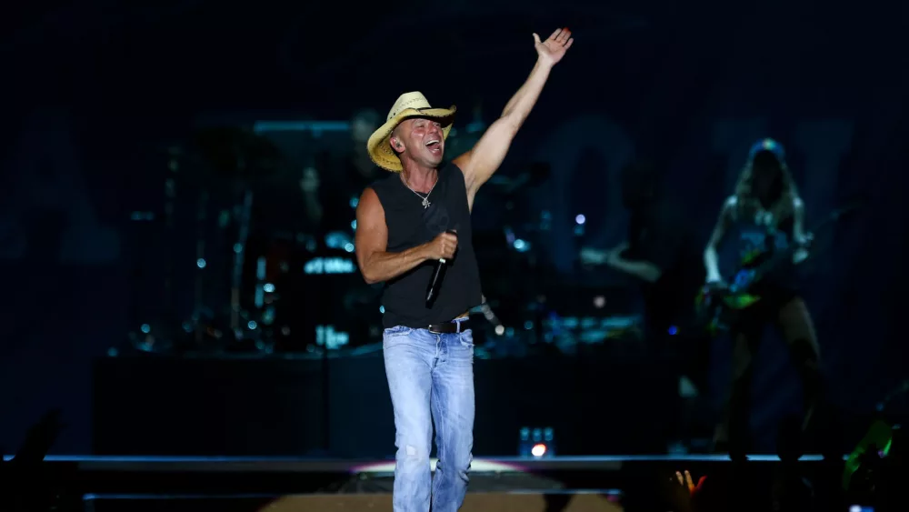 Kenny Chesney announces "When the Sun Goes Down" 2024 Tour with Zac