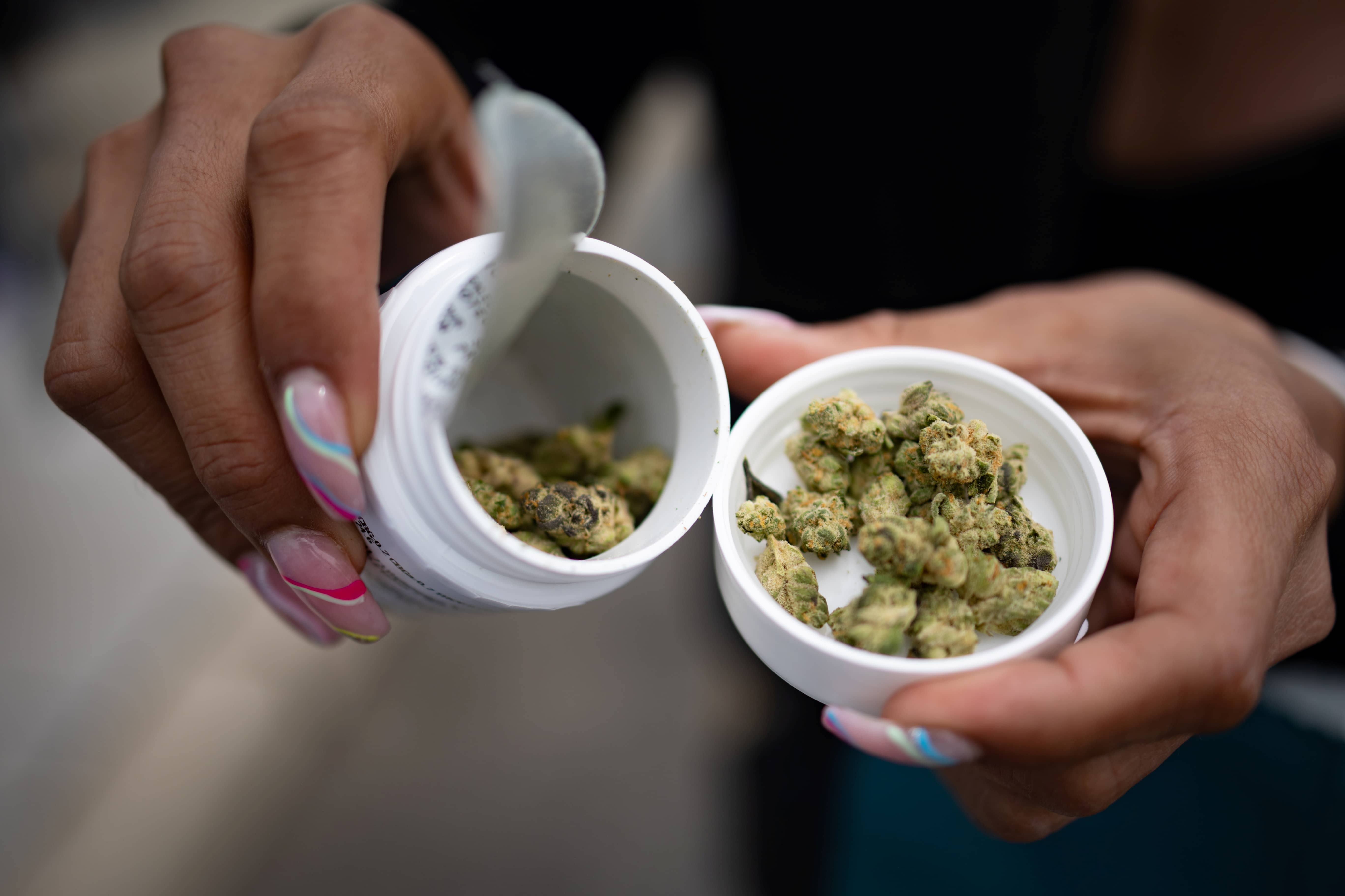 2022-04-21t202438z_503540388_rc2trt9vljm1_rtrmadp_3_usa-marijuana-new-jersey-jpg