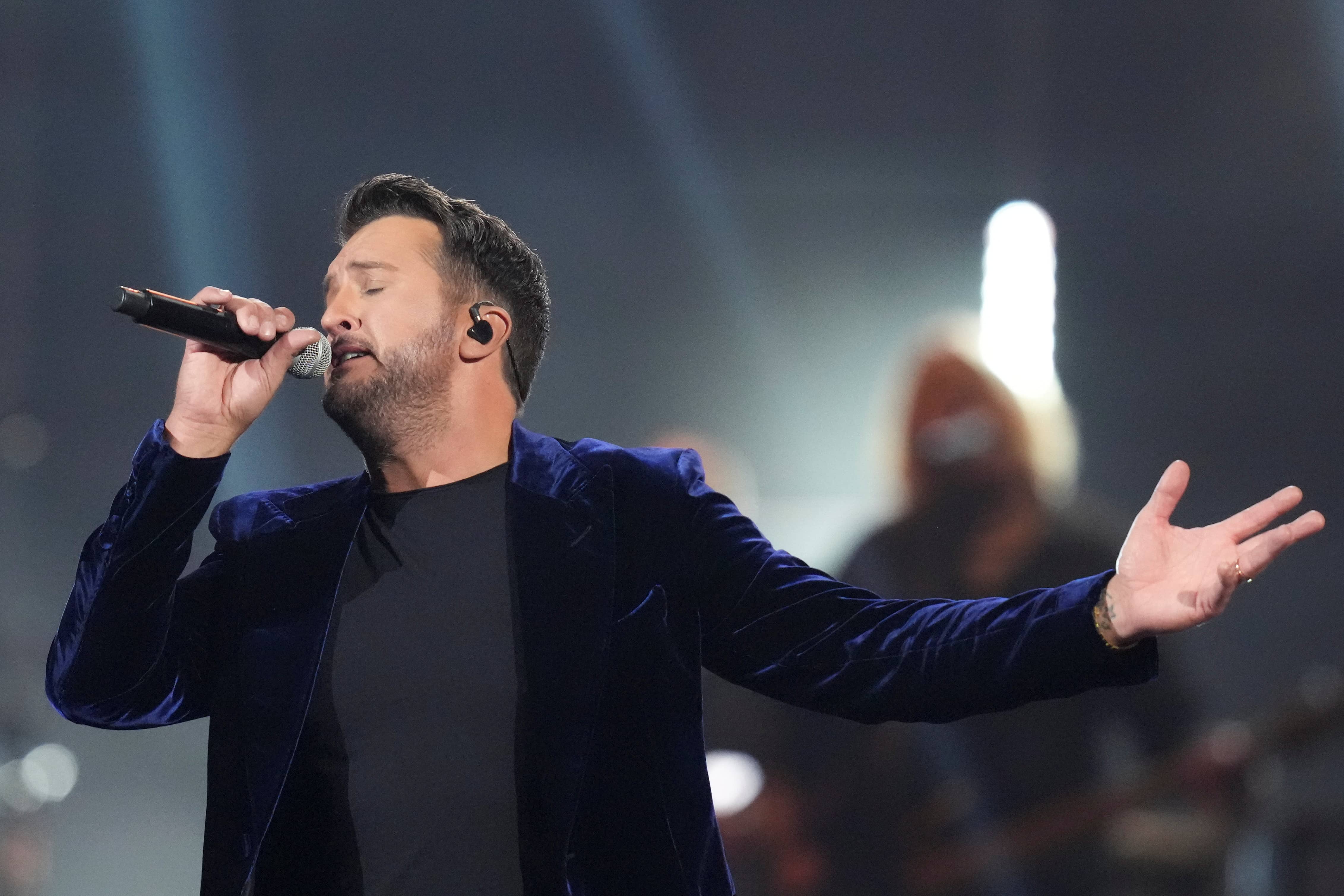 55th-annual-country-music-association-cma-awards-in-nashville-2