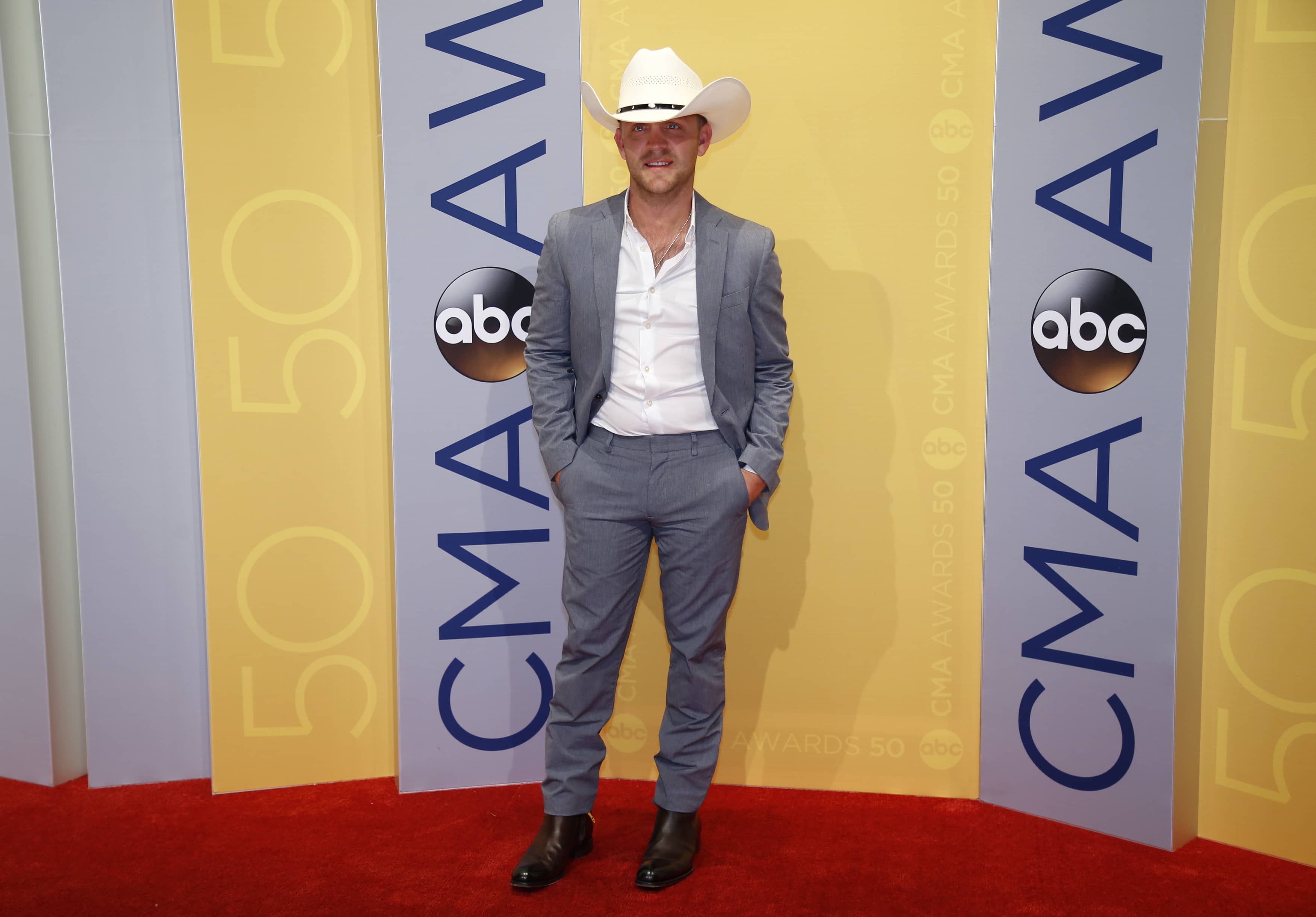 singer-justin-moore-arrives-at-the-50th-annual-country-music-association-awards-in-nashville