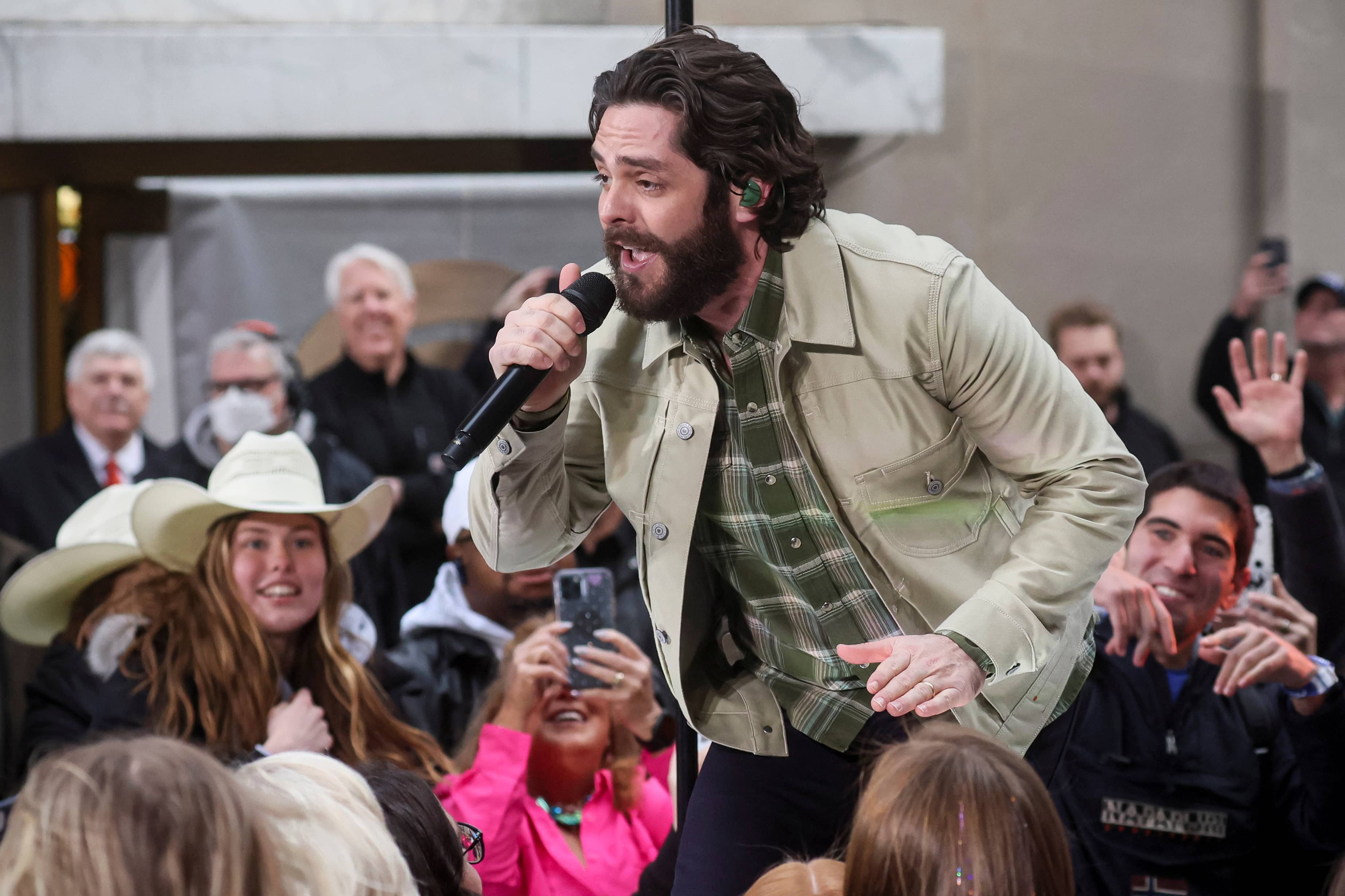 singer-thomas-rhett-performs-on-nbcs-today-show-in-new-york-2