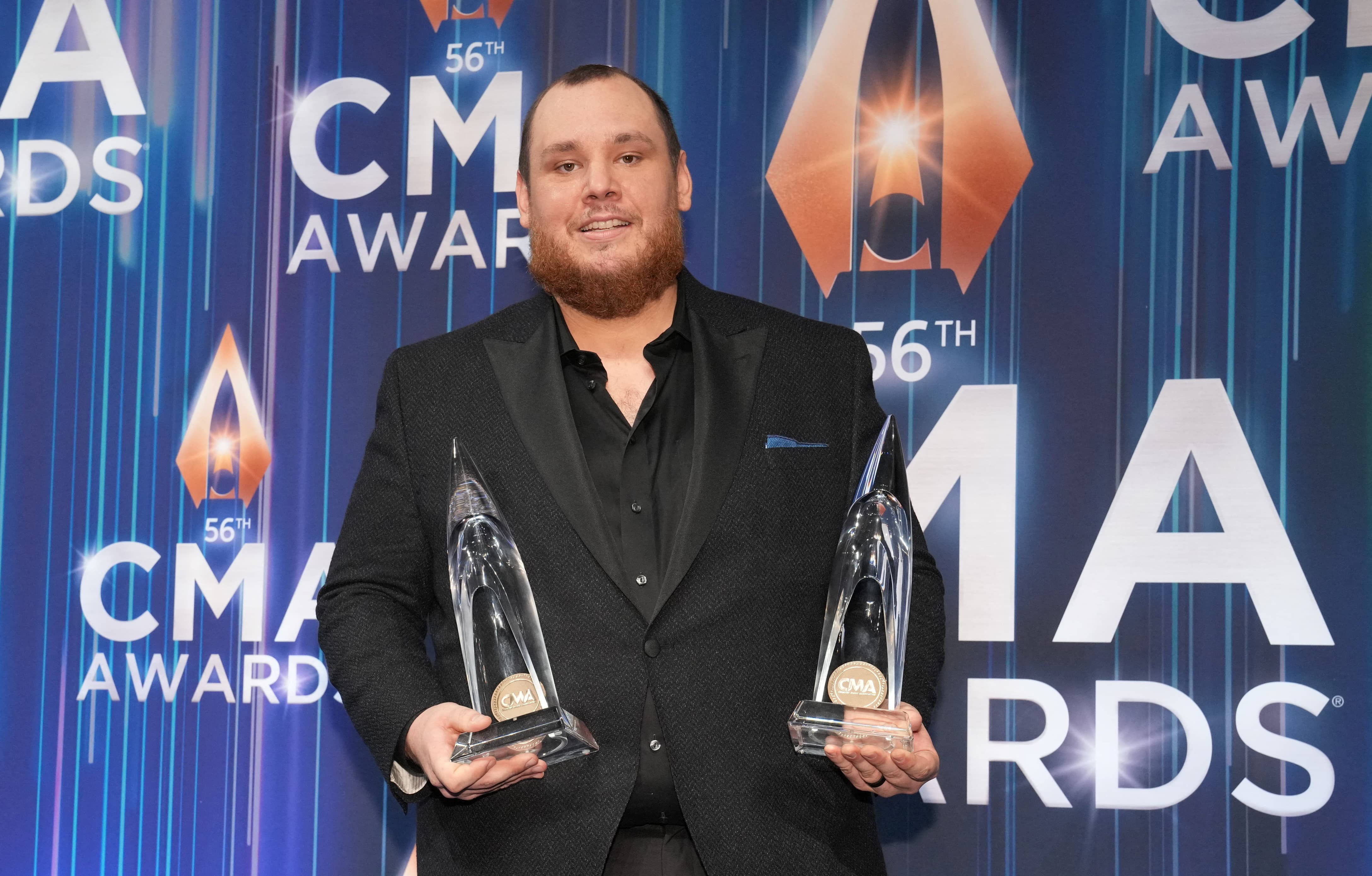 56th-annual-cma-awards-in-nashville-26