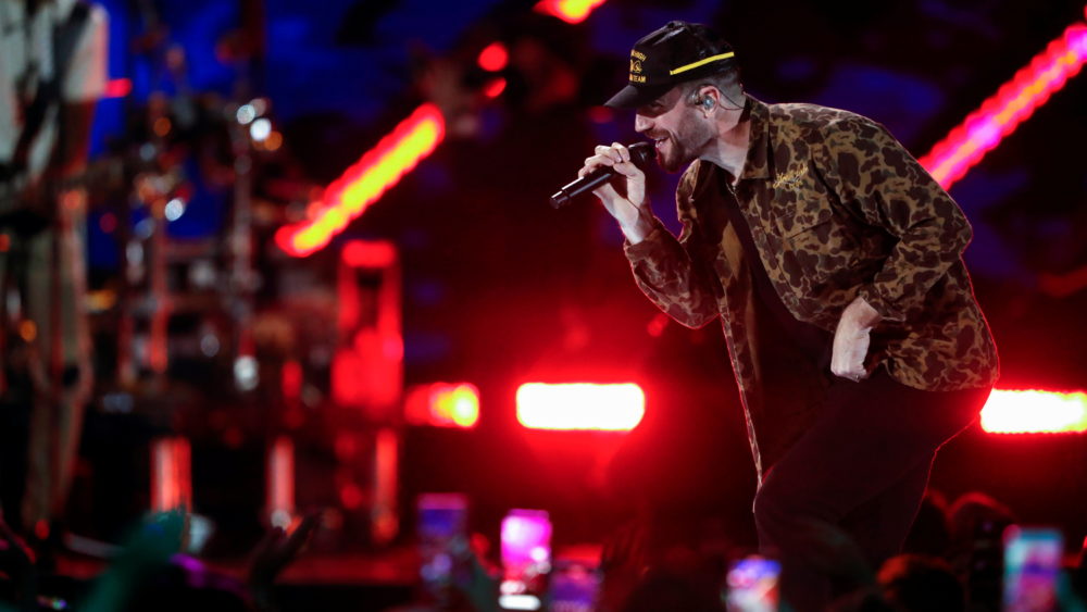 sam-hunt-performs-during-the-second-day-of-the-iheartradio-music-festival-at-the-t-mobile-arena-in-las-vegas-3