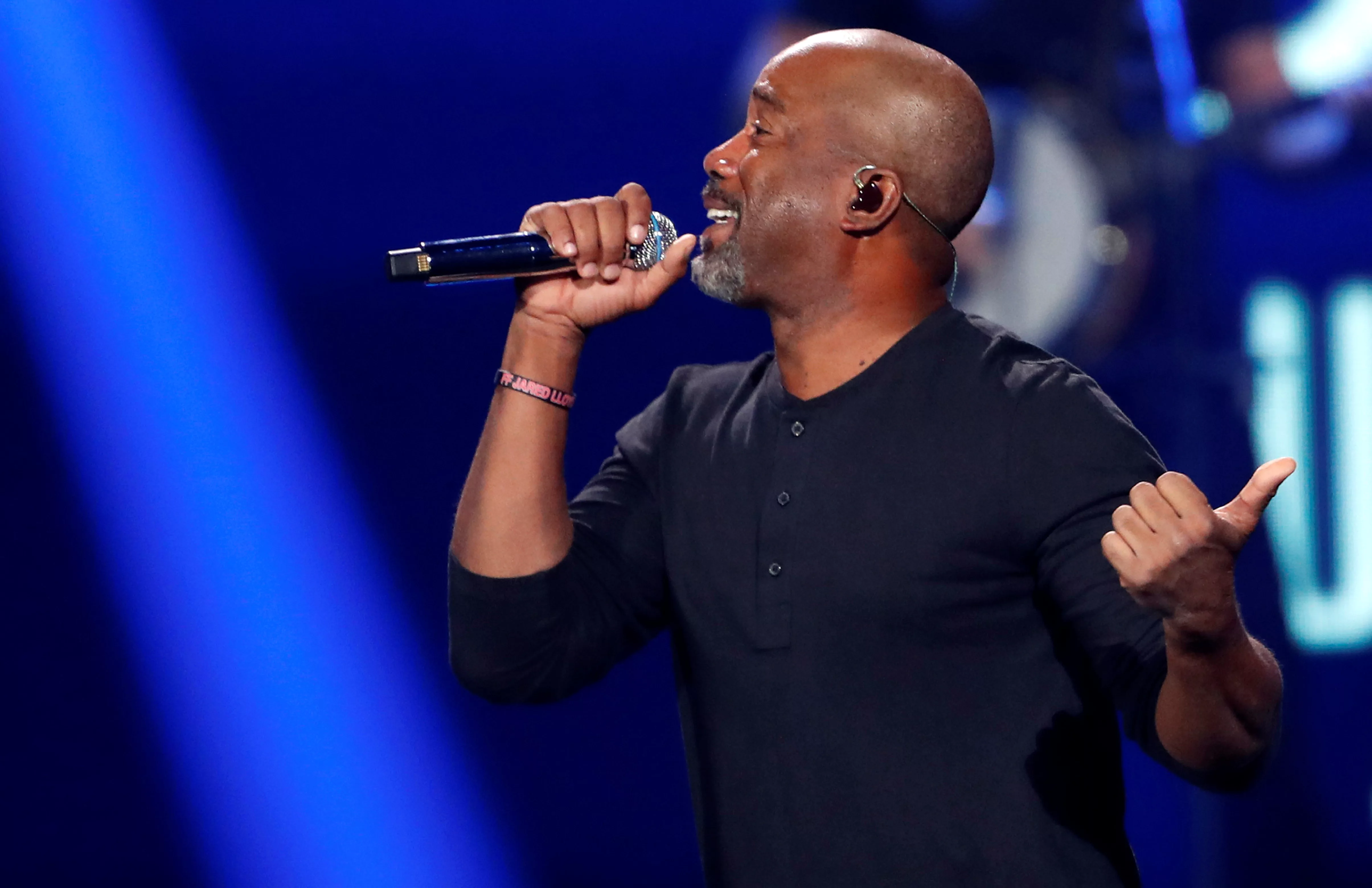 darius-rucker-performs-during-the-first-day-of-the-iheartradio-music-festival-at-t-mobile-arena-in-las-vegas-3