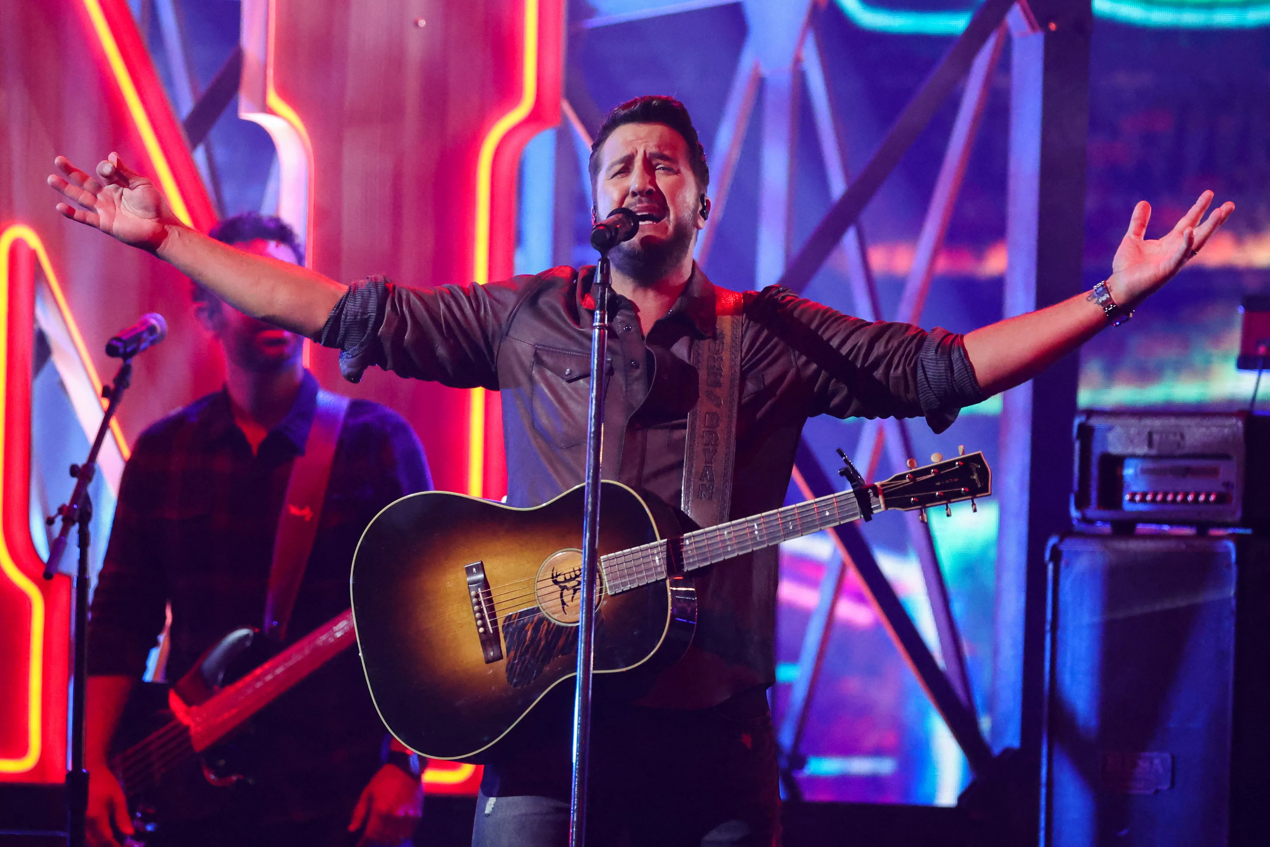 56th-annual-cma-awards-in-nashville-44