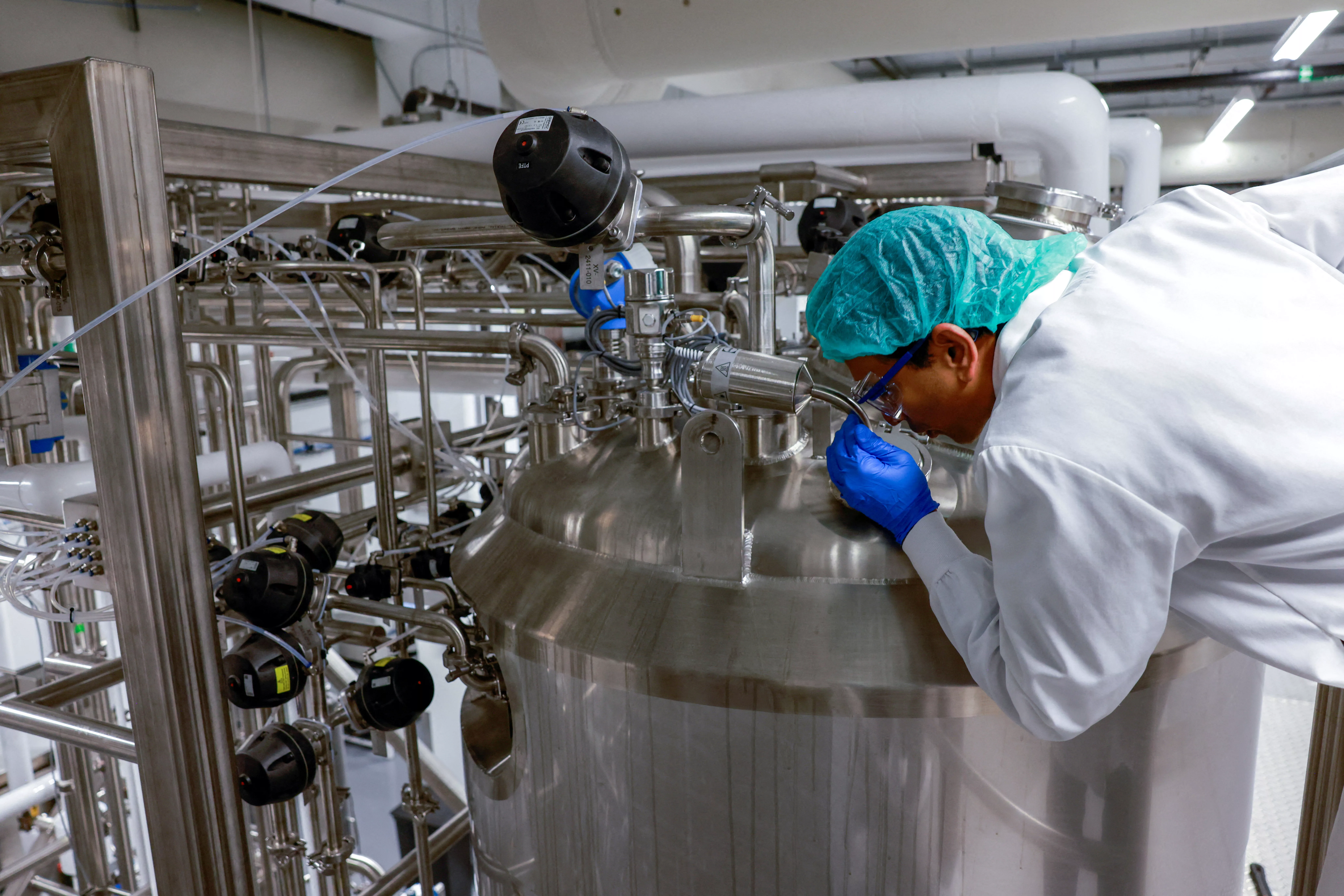 file-photo-upside-foods-plant-where-lab-grown-meat-is-cultivated-in-emeryville