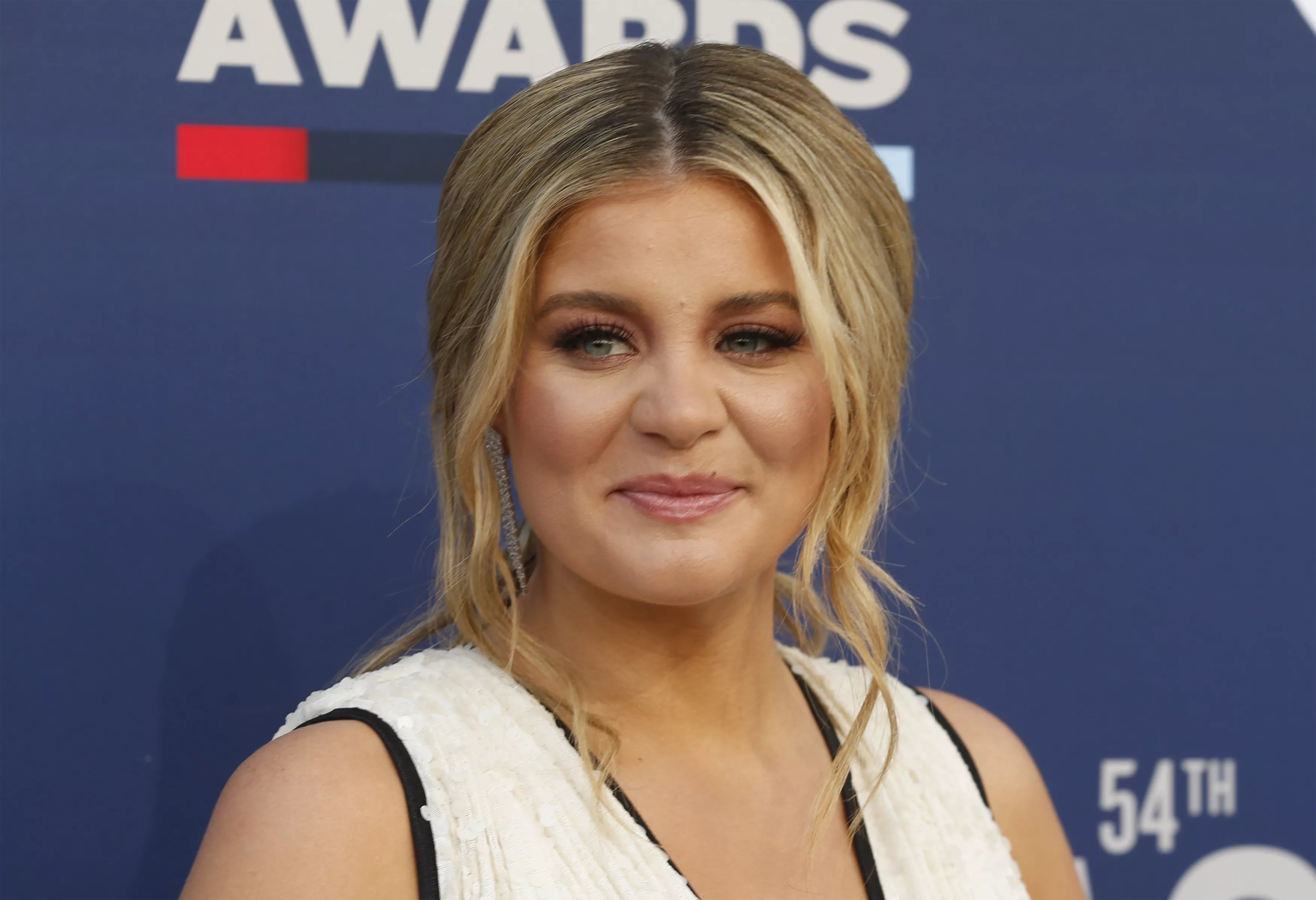 54th-academy-of-country-music-awards-arrivals-las-vegas-nevada-u-s-april-7-2019-lauren-alaina-2