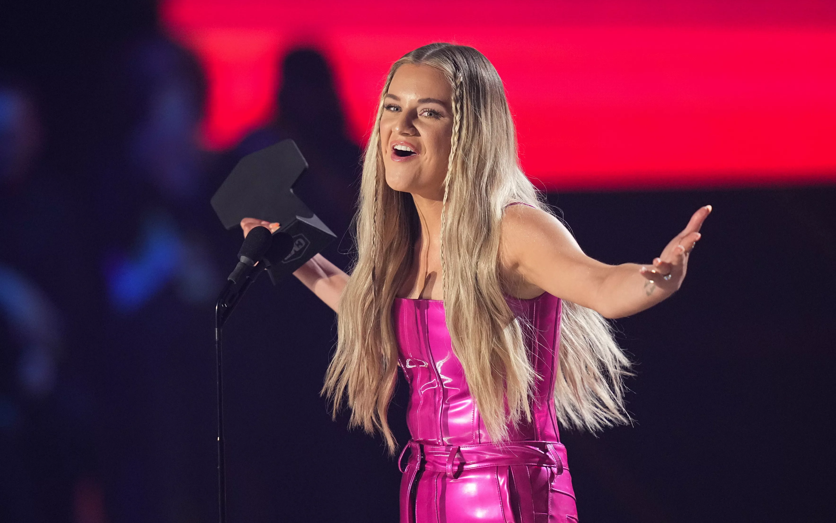 the-2021-cmt-music-awards-at-bridgestone-arena-in-nashville-3