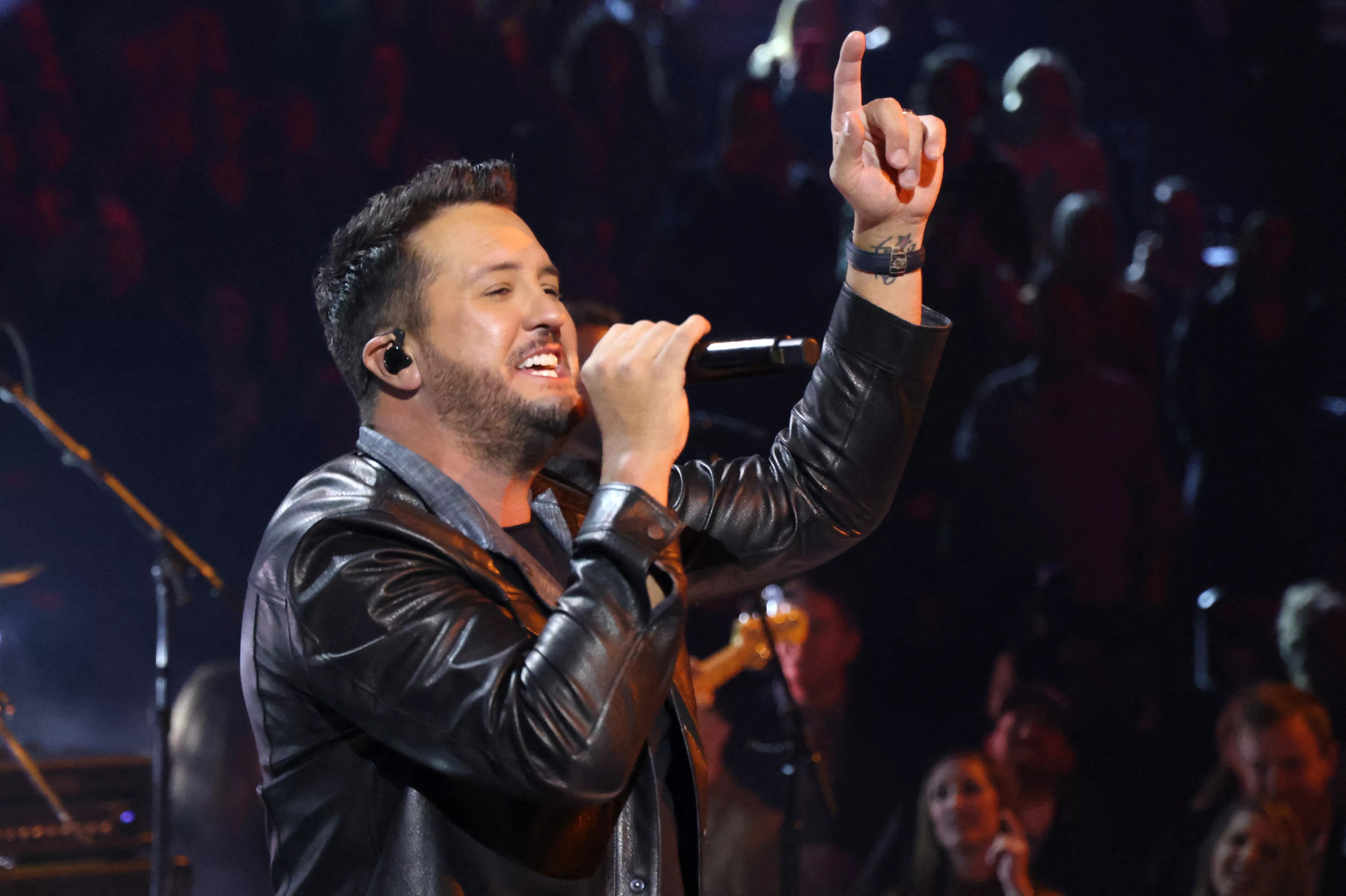 57th-annual-cma-awards-in-nashville-23