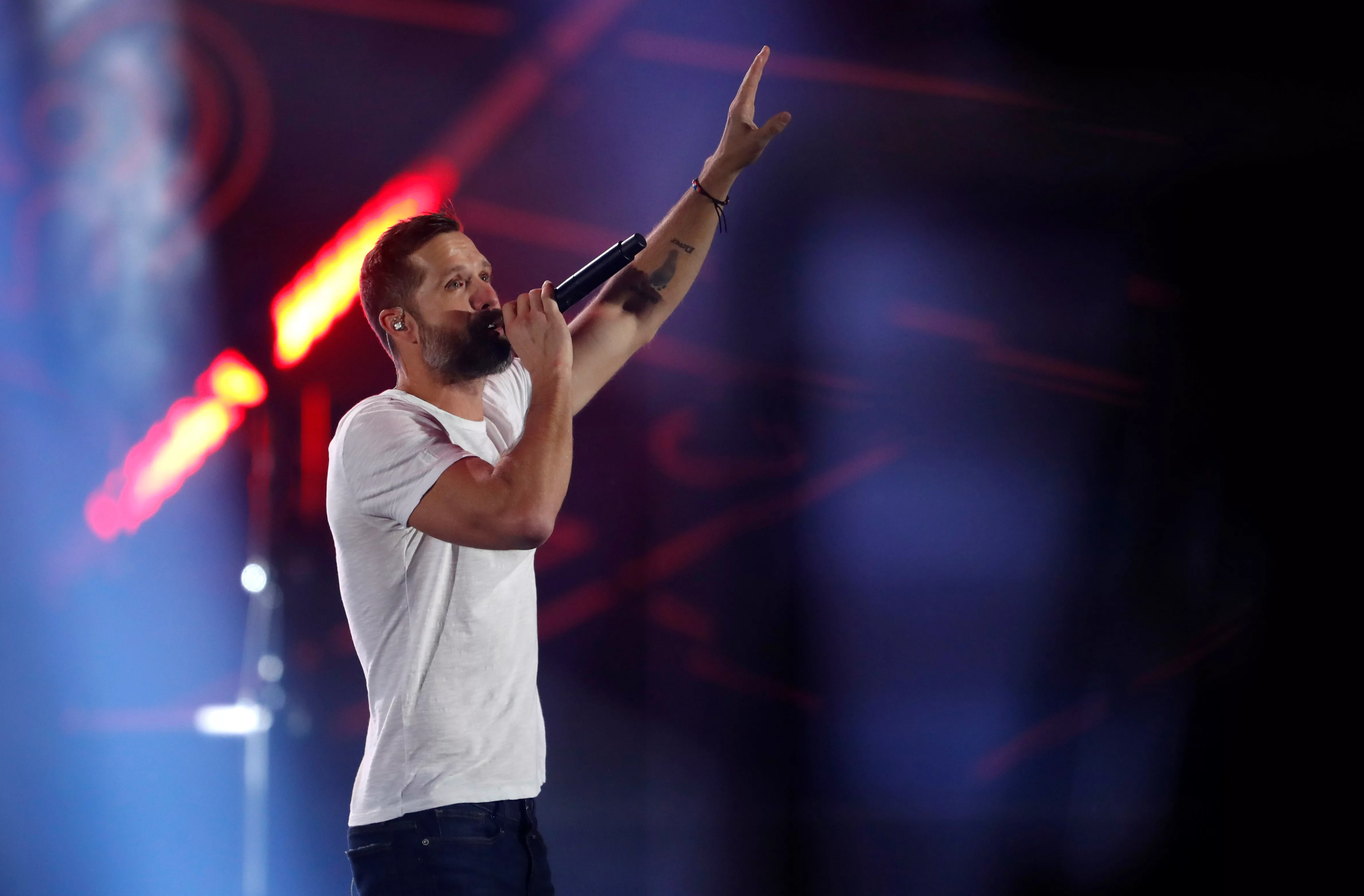 walker-hayes-performs-during-the-first-day-of-the-iheartradio-music-festival-at-t-mobile-arena-in-las-vegas