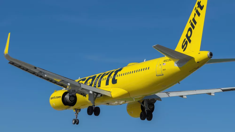spirit-airlines-airbus-approaching