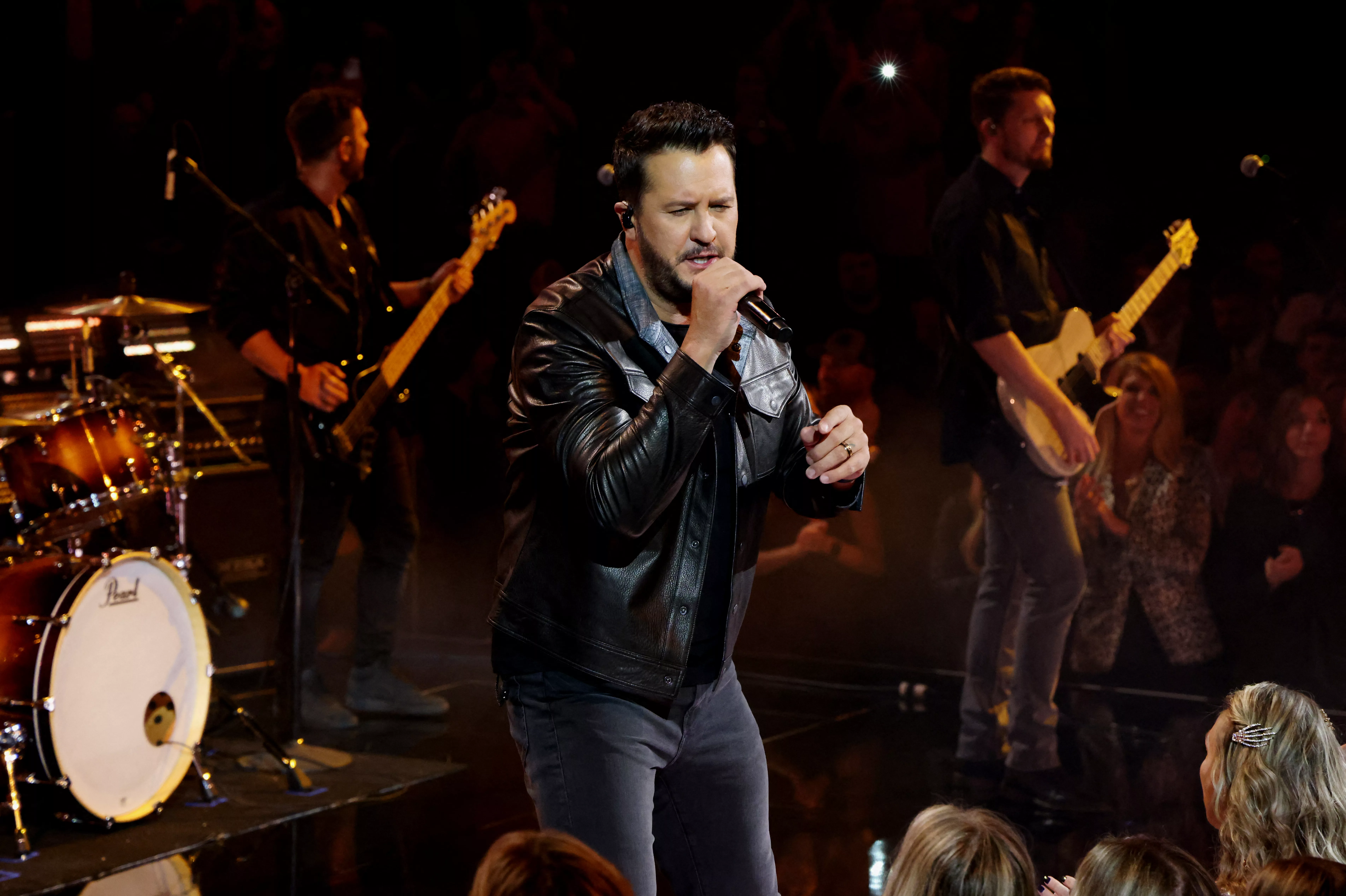 57th-annual-cma-awards-in-nashville-41