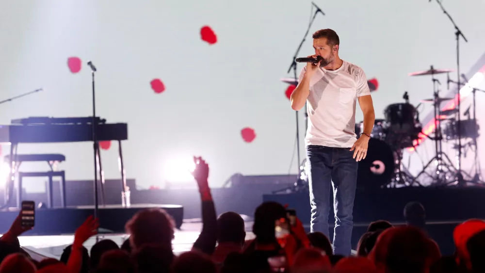walker-hayes-performs-during-the-first-day-of-the-iheartradio-music-festival-at-t-mobile-arena-in-las-vegas-2
