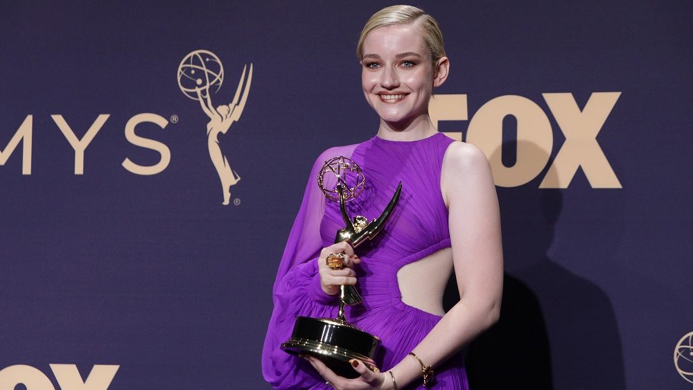 71st-primetime-emmy-awards-photo-room-los-angeles-california-u-s-september-22-2019-julia-garner-poses-backstage-with-her-outstanding-supporting-actress-in-a-drama-series-award-for
