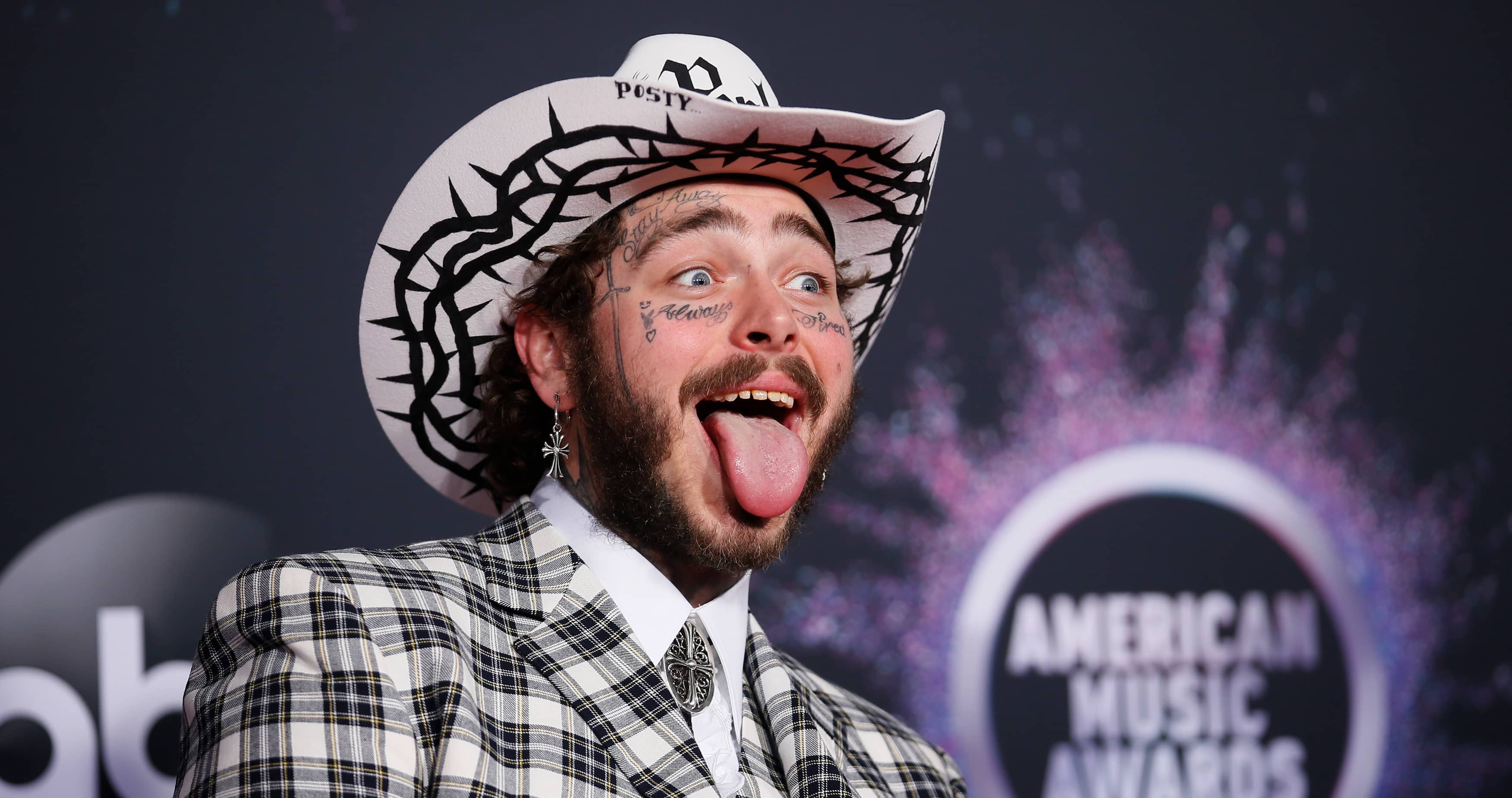 2019-american-music-awards-arrivals-los-angeles-california-u-s-november-24-2019-post-malone
