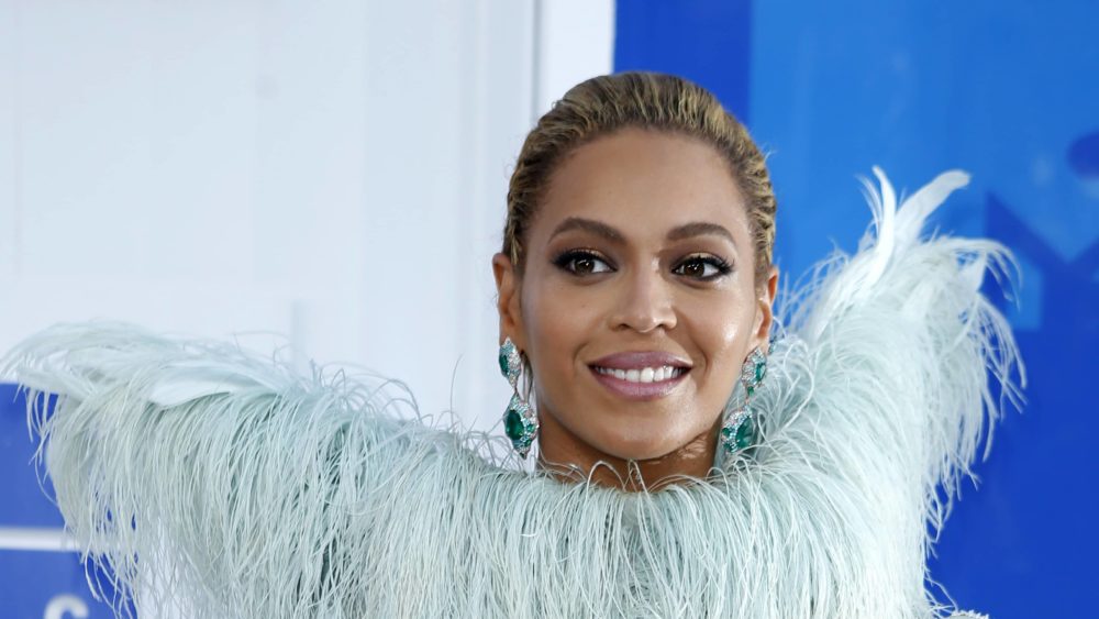singer-beyonce-arrives-at-the-2016-mtv-video-music-awards-in-new-york