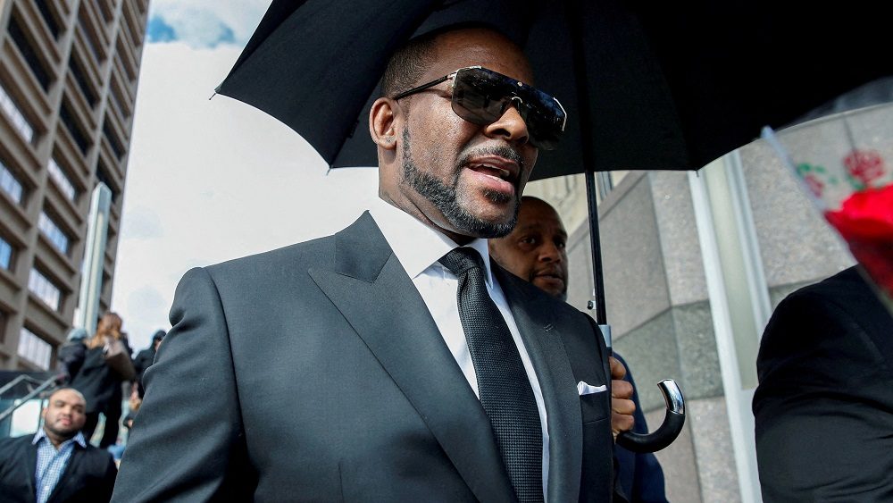 file-photo-grammy-winning-rb-star-r-kelly-leaves-the-cook-county-courthouse-in-chicago
