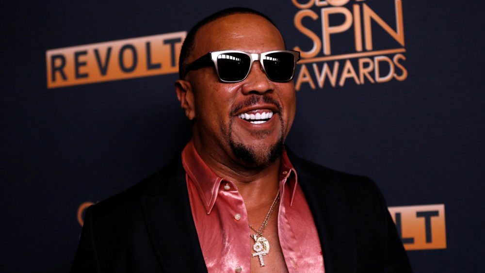 honoree-timbaland-poses-at-the-6th-annual-revolt-global-spin-awards-in-los-angeles-2