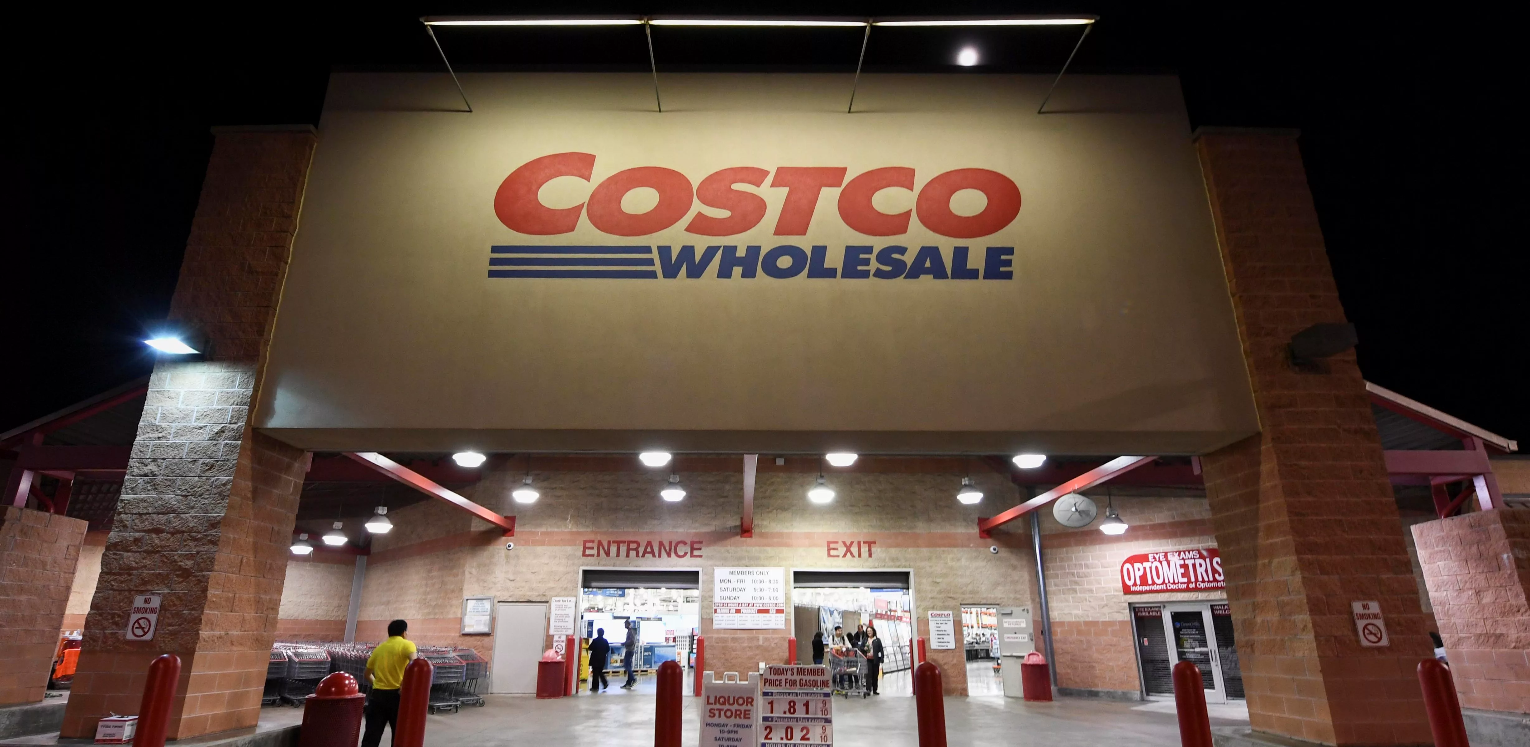2016-12-13t120000z_980182799_rc12f72434a0_rtrmadp_3_costco-reults