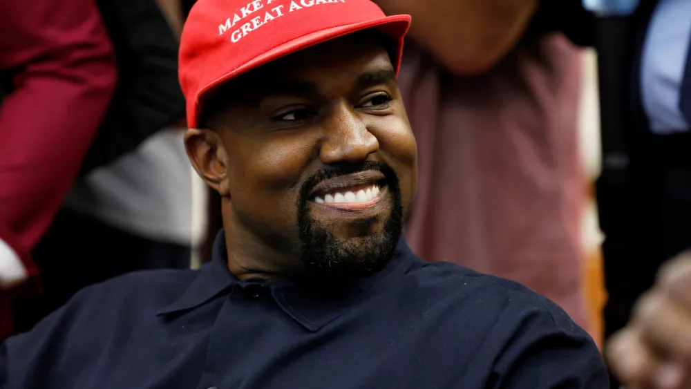 rapper-kanye-west-attends-a-meeting-with-u-s-president-trump-at-the-white-house-in-washington
