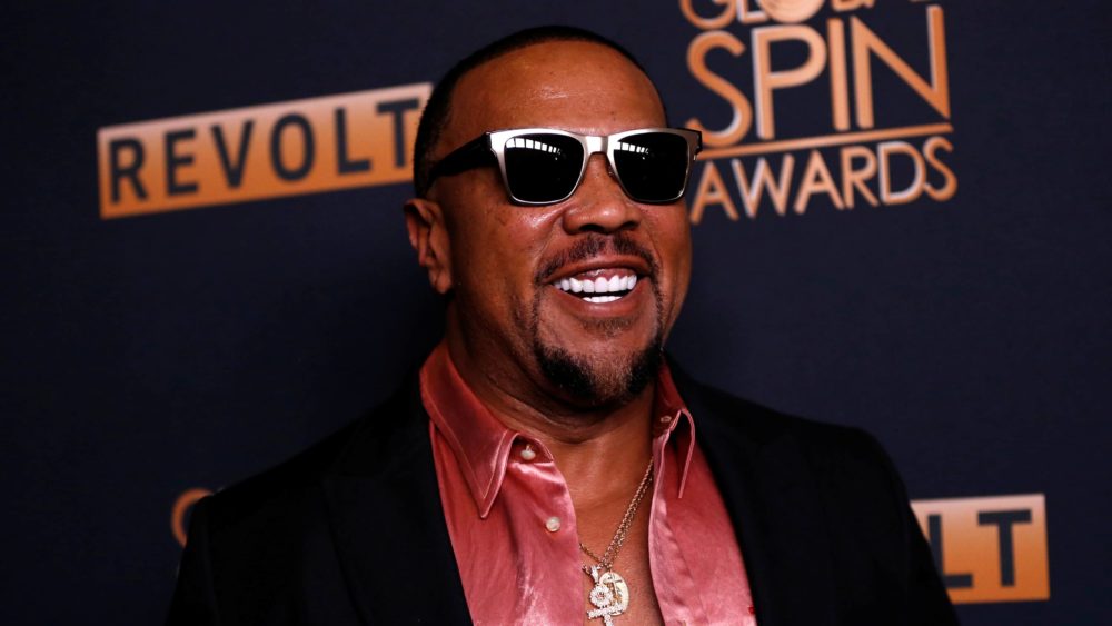 honoree-timbaland-poses-at-the-6th-annual-revolt-global-spin-awards-in-los-angeles-3