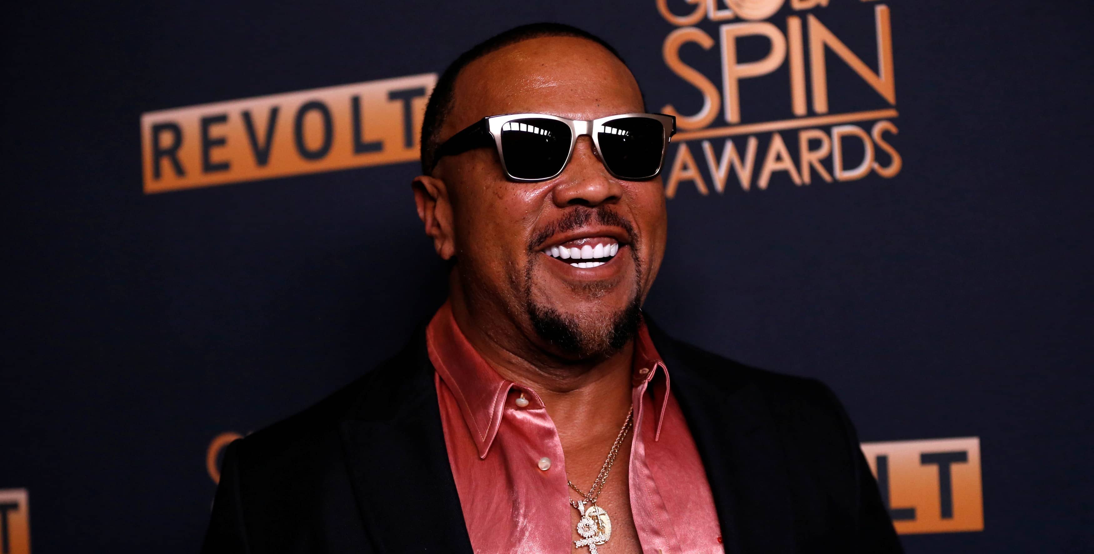 honoree-timbaland-poses-at-the-6th-annual-revolt-global-spin-awards-in-los-angeles-3