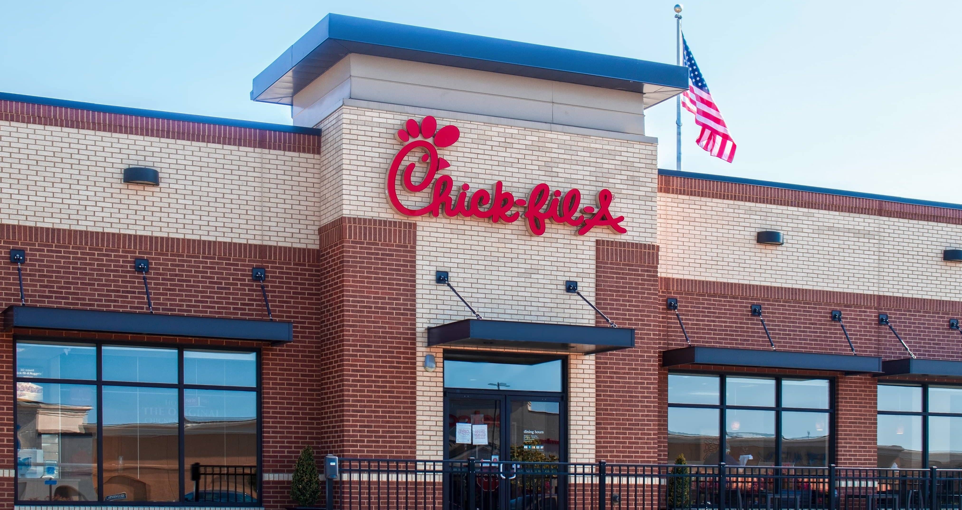 tulsa-usa-_-chick-fil-a-store-with-american-flag