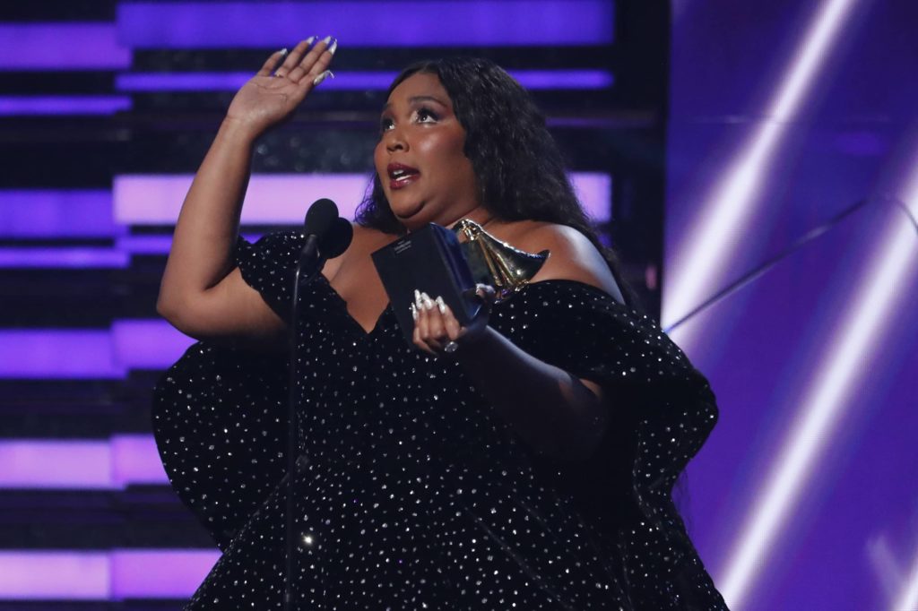 lizzo-accepts-the-award-for-best-pop-solo-performance-for-truth-hurts