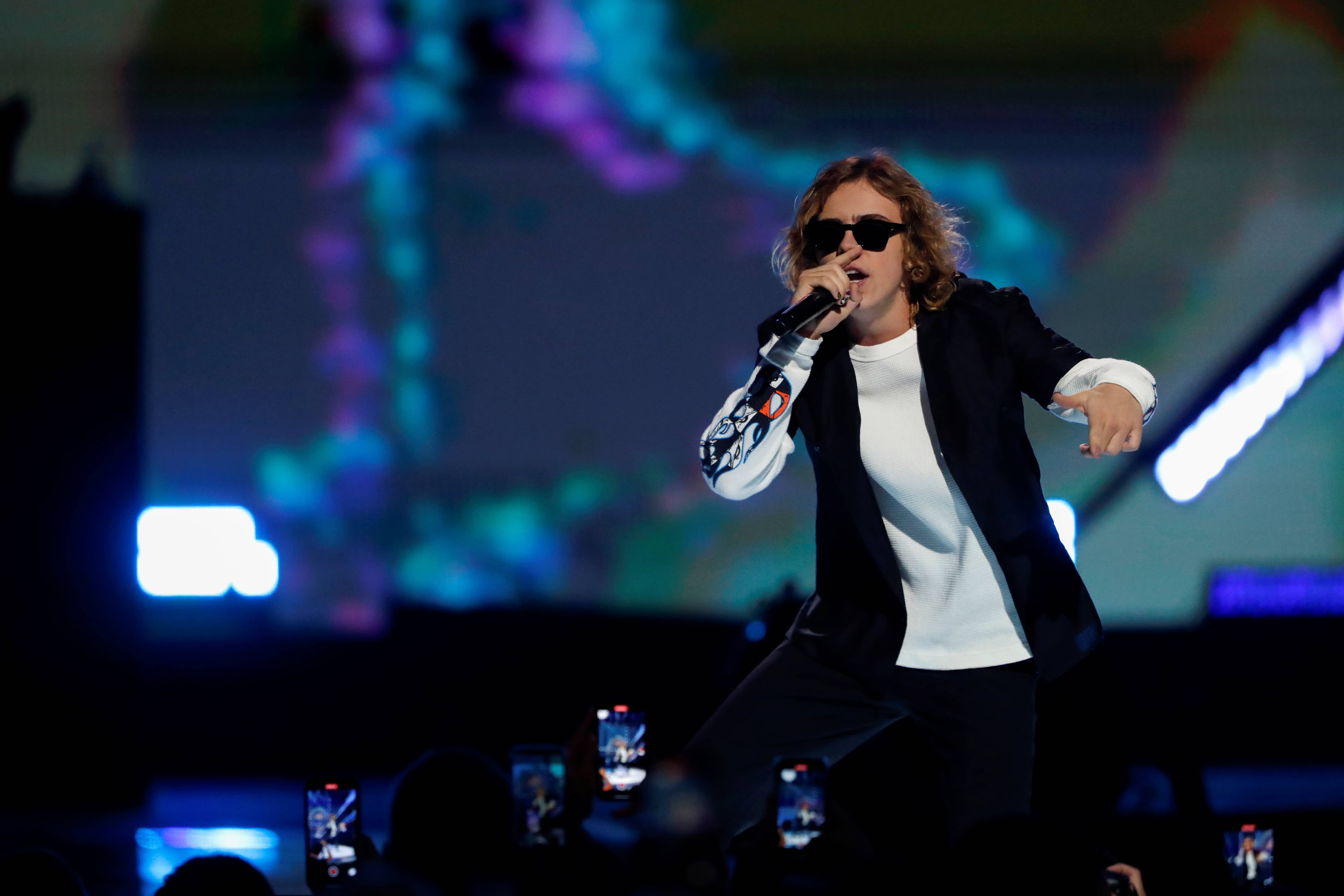 kid-laroi-performs-during-the-second-day-of-the-iheartradio-music-festival-at-the-t-mobile-arena-in-las-vegas