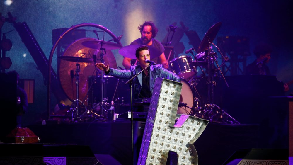 american-band-the-killers-perform-the-saturday-headline-slot-at-glastonbury-festival-in-somerset